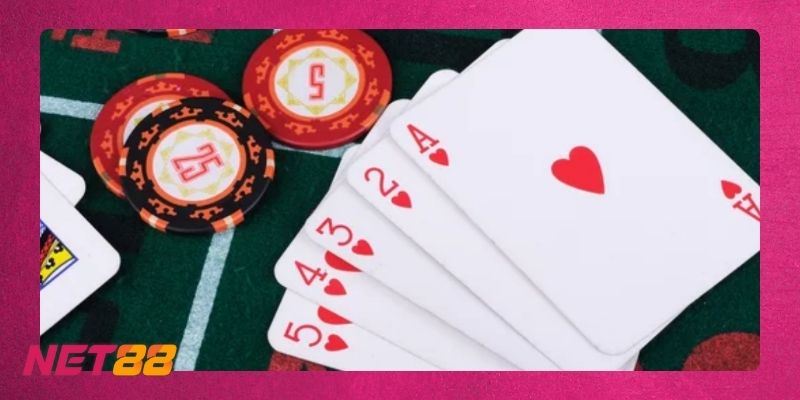 Xây dựng chiến lược dài hạn khi chơi poker trả tiền thật